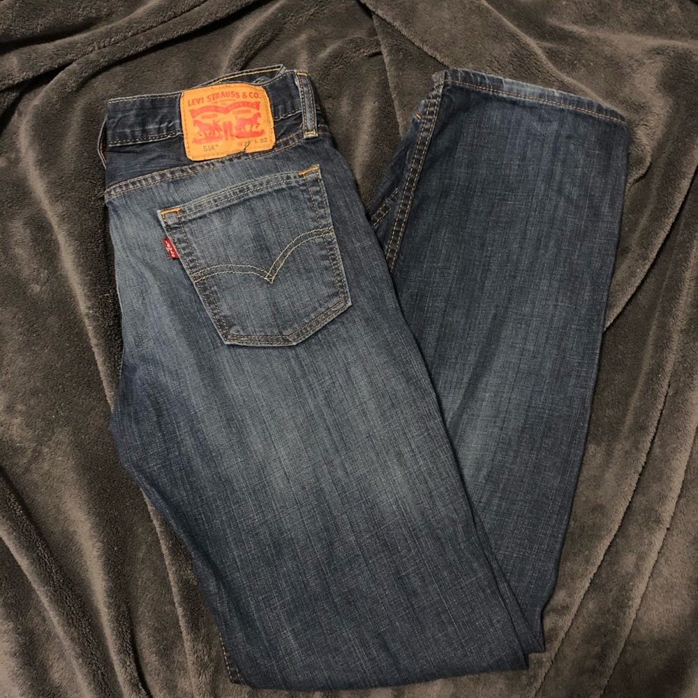 EUC 514 Levi straight fit jeans